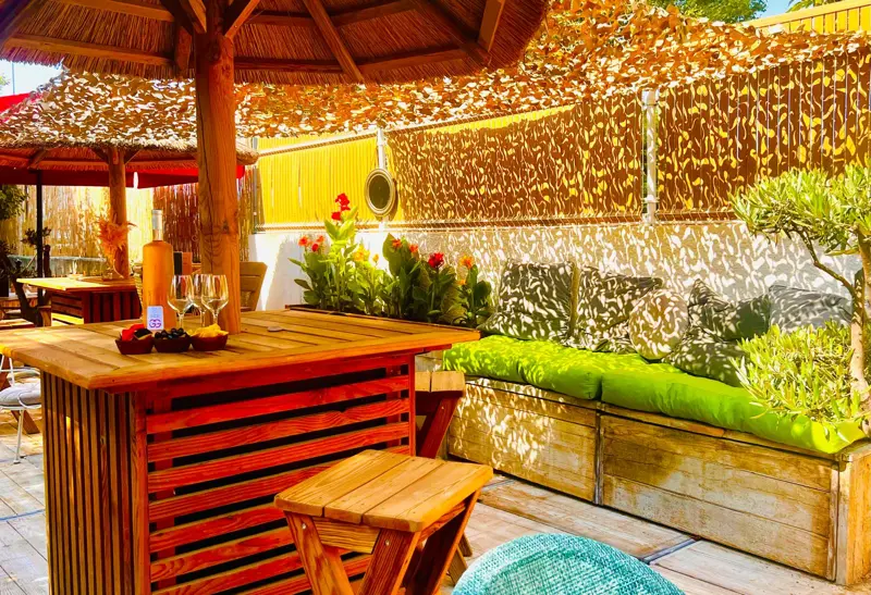 Le bar de la terrasse